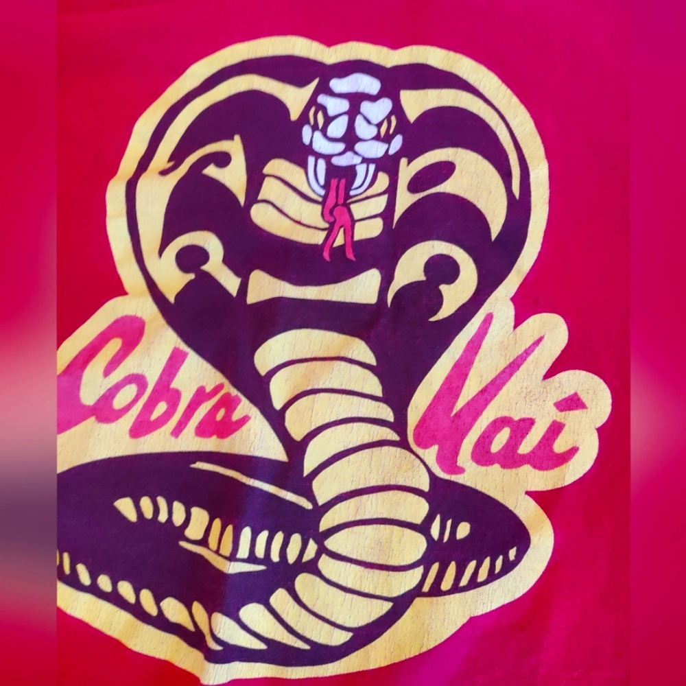 Men’s medium Cobra Kai (Karate Kid) T-shirt, size medium. Unisex.